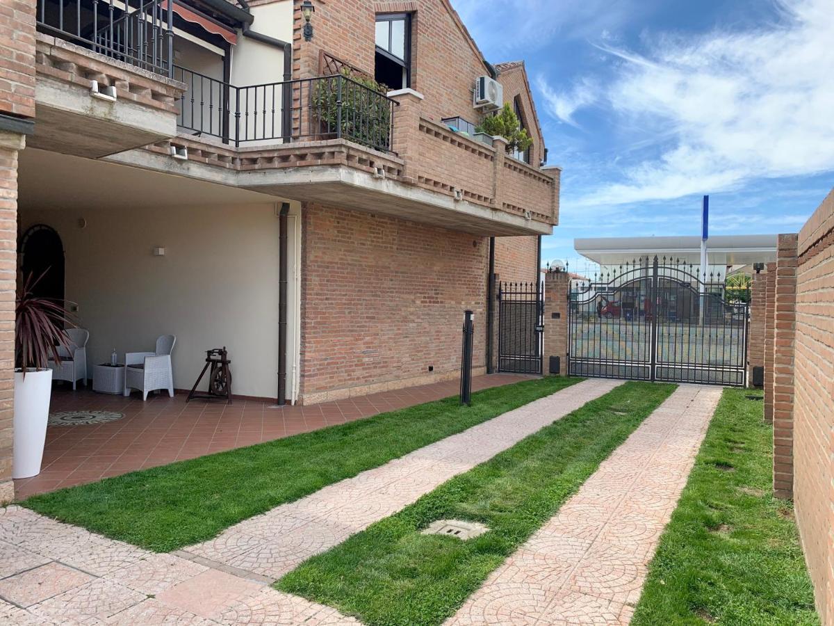 Villa Oasi Ferrara Exterior photo