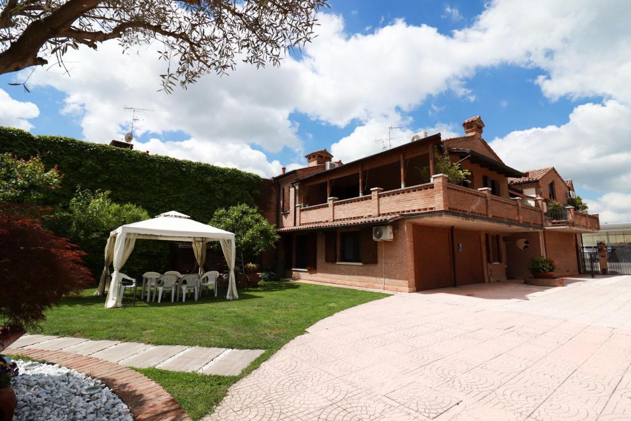 Villa Oasi Ferrara Exterior photo